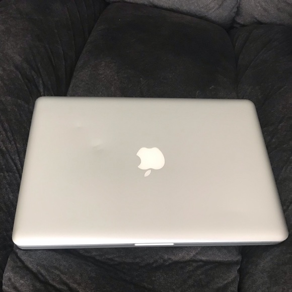 MacBook Pro 2011 - Picture 3 of 6